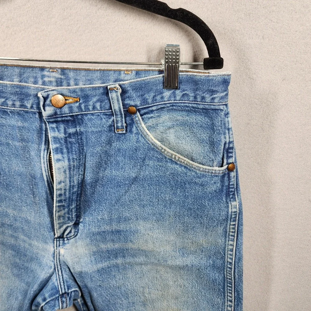 Vintage Wrangler Men's Jeans 36×32 Distressed Light Wash Frayed‎ Hem Wear - Picture 11 of 16